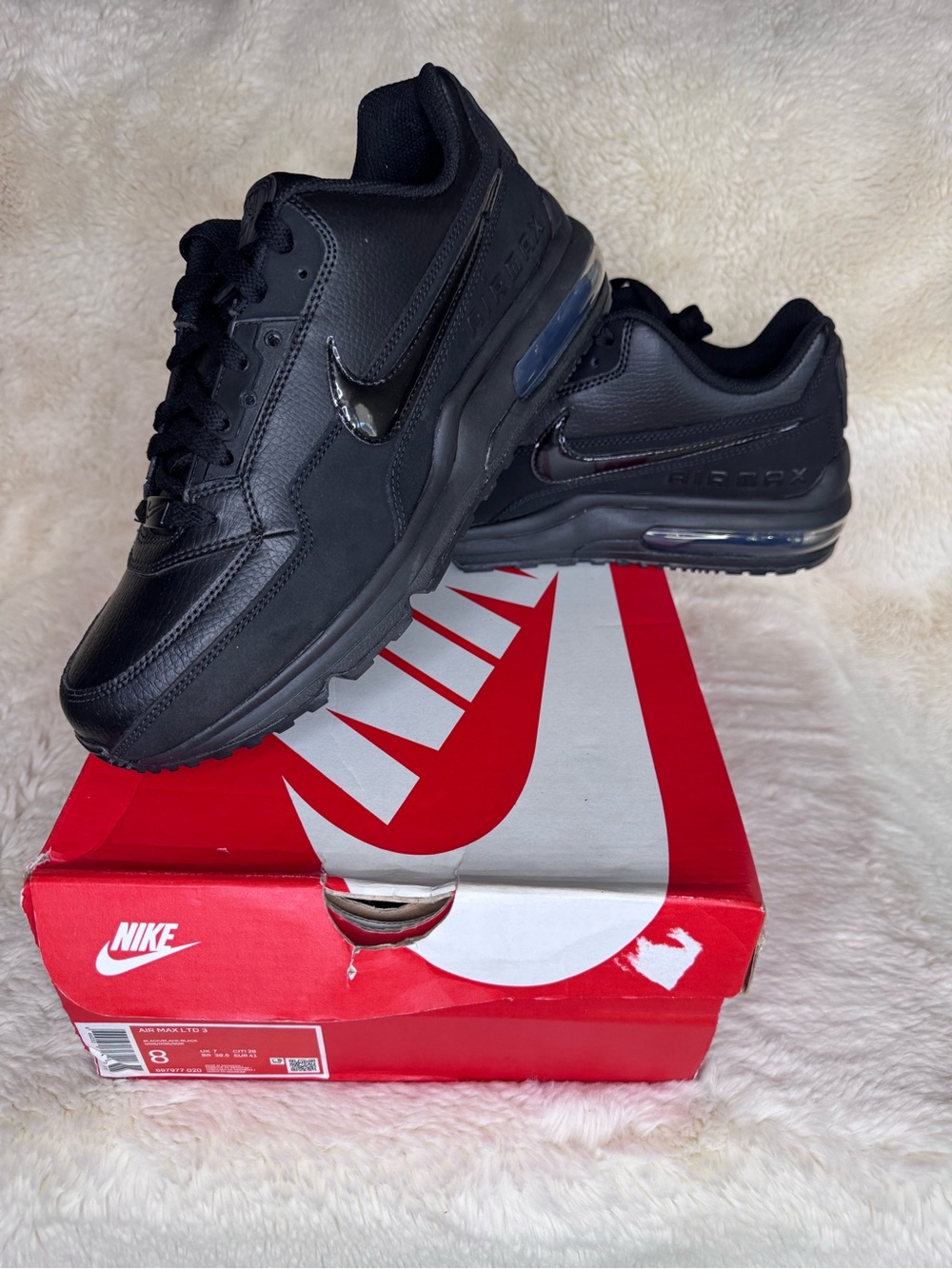 NWB- Nike Air Max LTD 3 men’s size 8